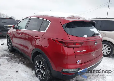 2021 Kia Sportage Lx z USA, uszkodzony, nr VIN KNDPMCAC7M7875554